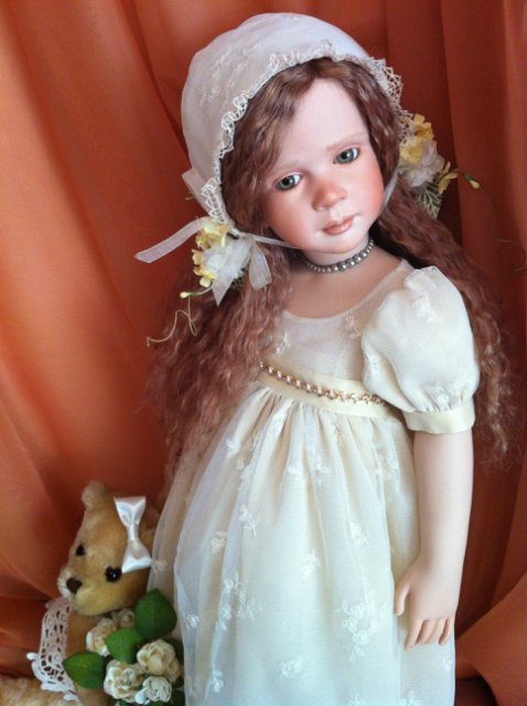 … была в том милом возрасте, когда девочка уже не ребенок, а ребенок еще не девушка. Лилу (Lilou) от автора Рут Треффайзен