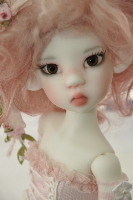 Лесная нимфа - белая Мики от Кайе Виггз очень хочет познакомиться (фото 10)