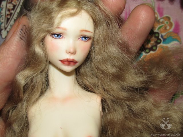 Полиуретановая шарнирная кукла Майя