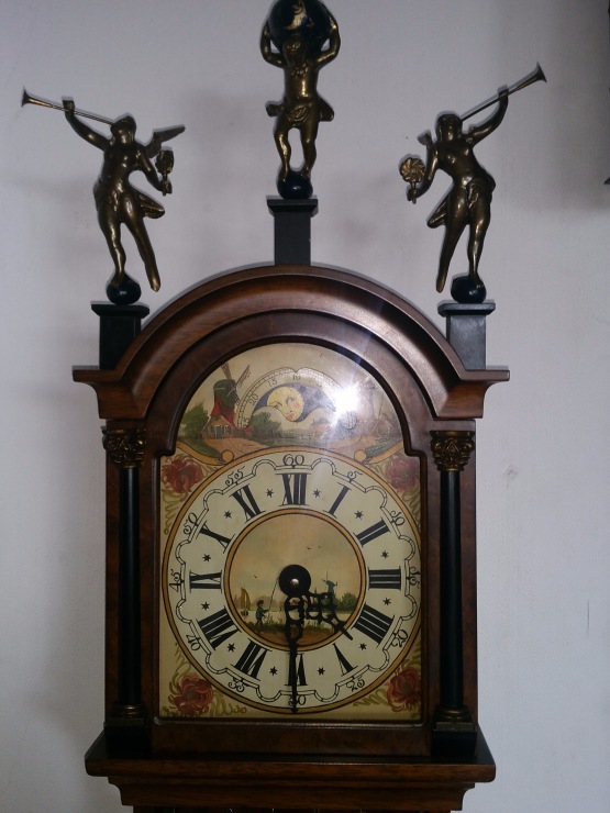 Старинные часы еще идут. Коллекция старинных часов - часть вторая