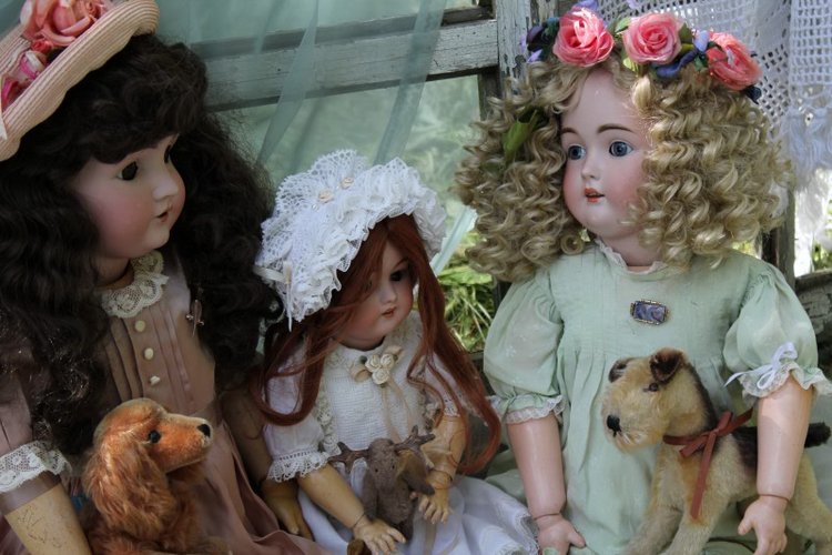 Сестрёнки Кестнер на прогулке (фото 5)