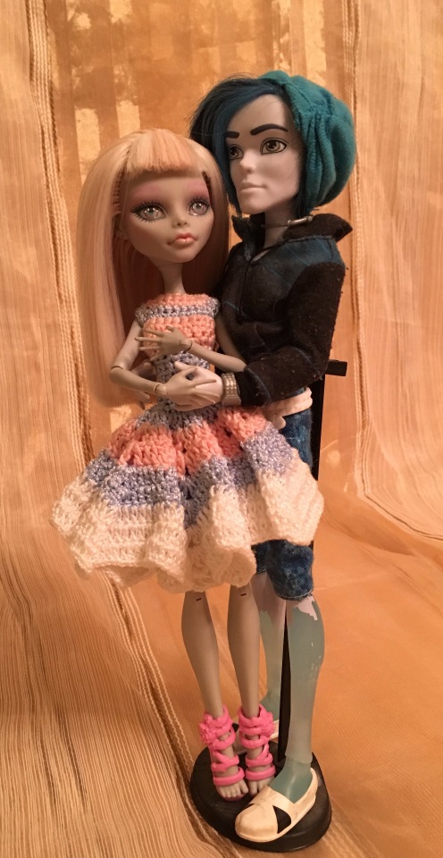 Этюд в персиковых тонах или коллекция монстров