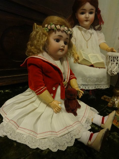 Энн озорная, забавная, любознательная малышка