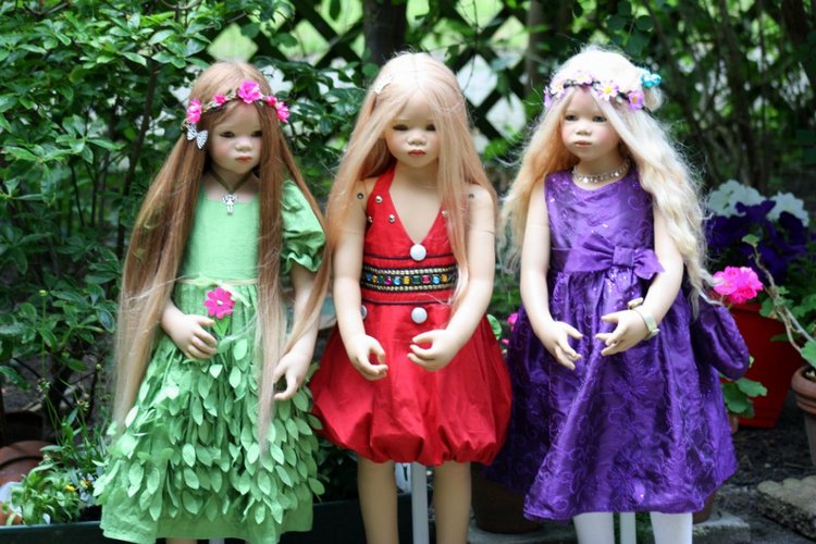 Солнечный денек в саду. Часть вторая - три подружки (фото 7)