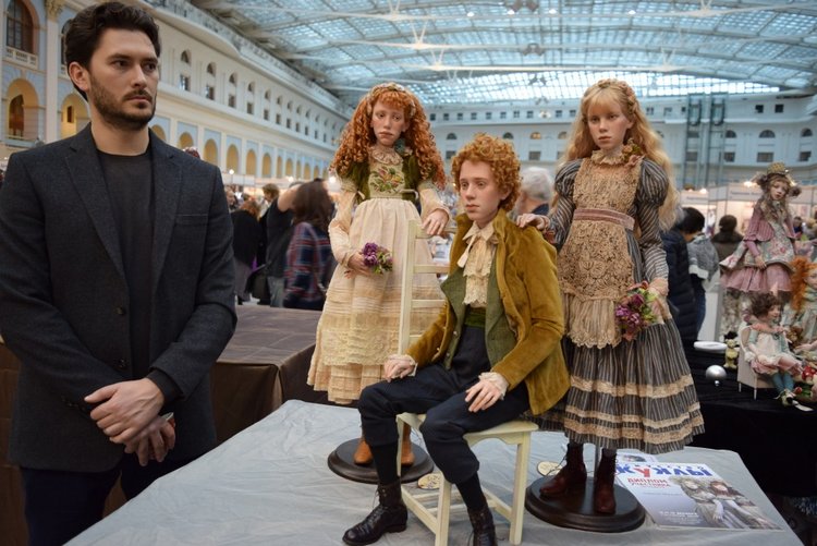 VII Московская международная выставка "Искусство Куклы". Портреты кукольной души или незримый диалог