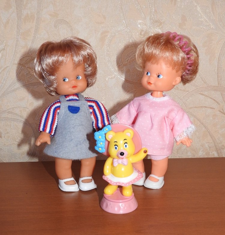 Заманчивое увлечение. Маленькие куколки ГДР - косолапки, 17 см, кто они