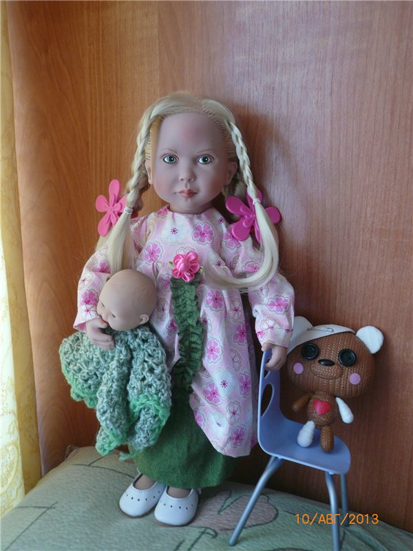 Куколки с рисованными глазками – Элли (Элен от Звернадзе) и Тата (Кати Круз)