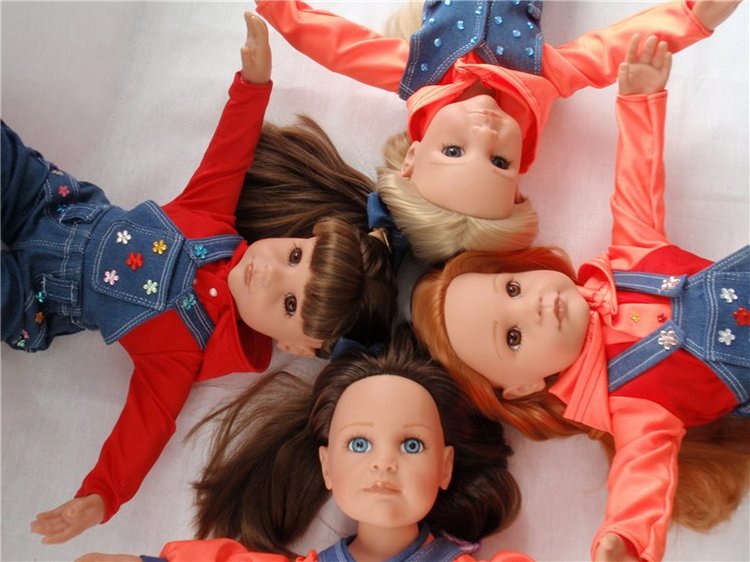 И мы и мы хотим поздравить наших мам, бабушек, тетушек, сестер и всех-всех женщин с самым женским Днем 8 Марта