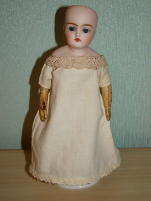 Антикварная карманная кукла Bähr & Pröschild на французском модном теле