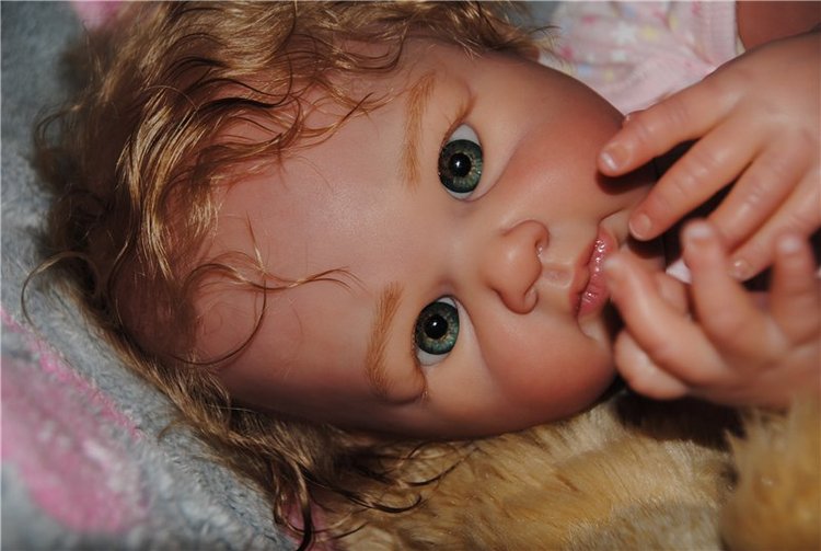 Аленка - куколка реборн из молда Lisa
