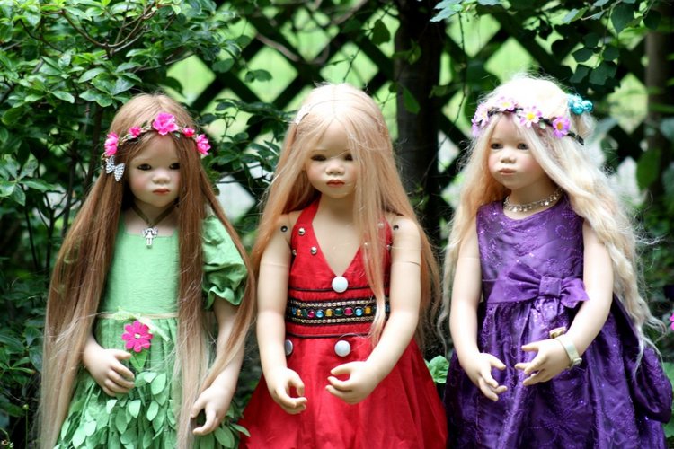 Солнечный денек в саду. Часть вторая - три подружки