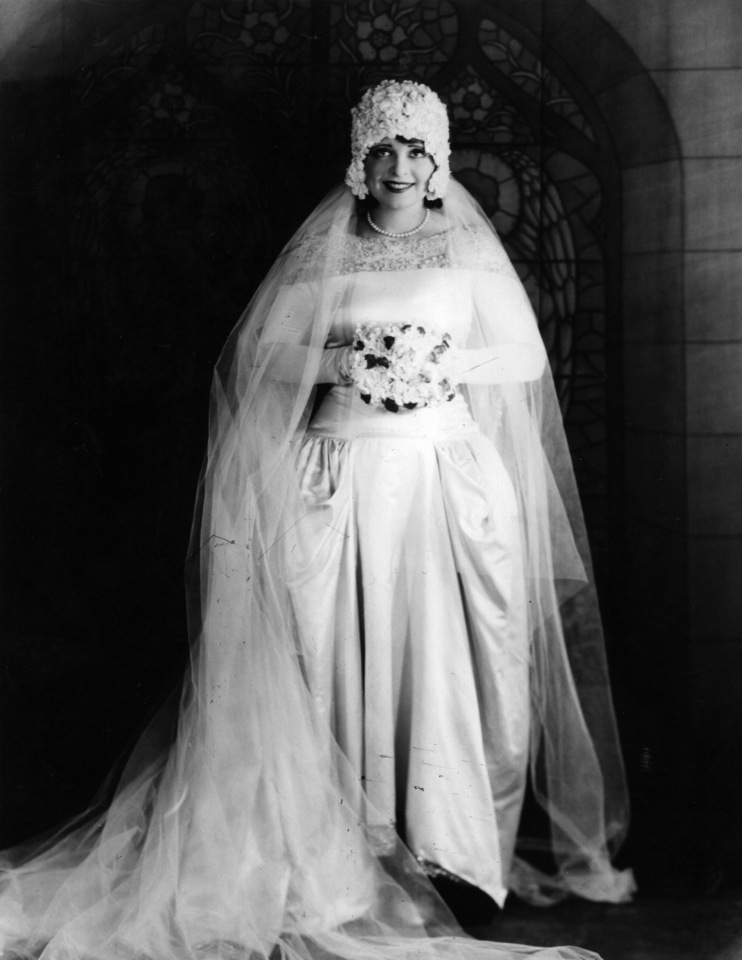 Как менялась мода на свадебные платья (фото 10)