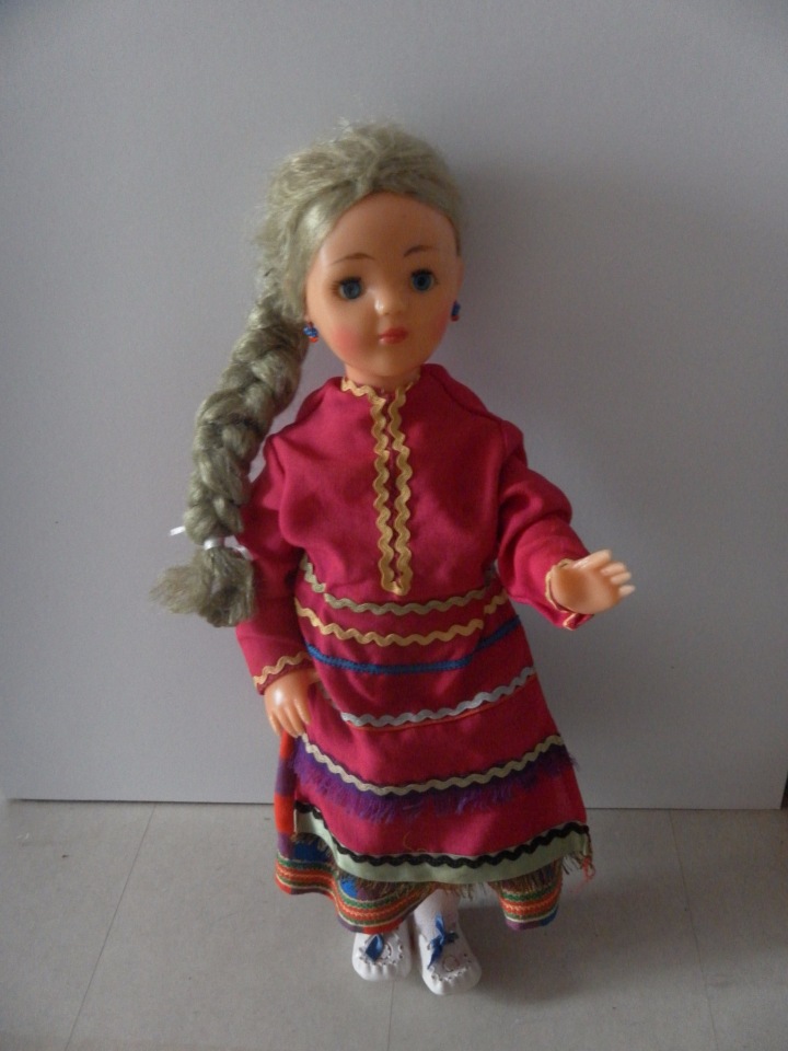 Фабрика 8 марта и серия "Куклы в старинных костюмах русских губерний"