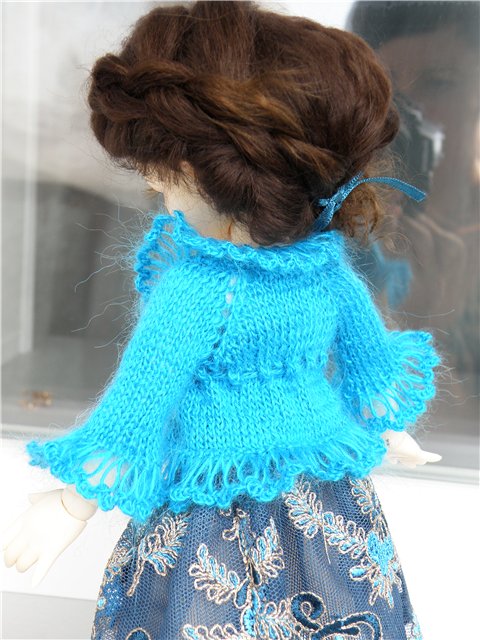 И нет нам покоя ни ночью ни днем, всё вяжем и шьём