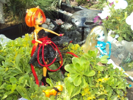 Monster High: Как две красавицы гулять в сад ходили (фото 5)