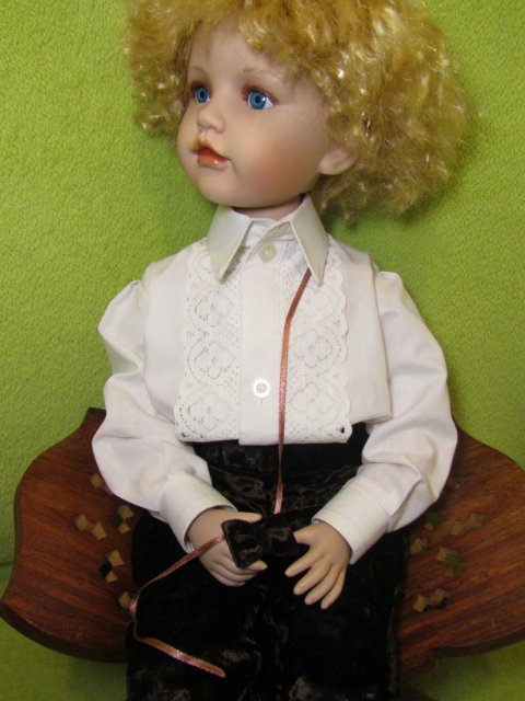 Два в одном. Фарфоровый мальчик