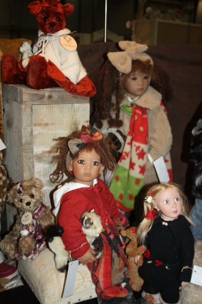 Выставка кукол, мишек тедди, кукольных домиков и миниатюры в Нидерландах. Продолжение