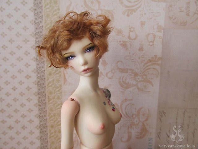 Шарнирная кукла Изабэль, дева в сирени (фото 2)