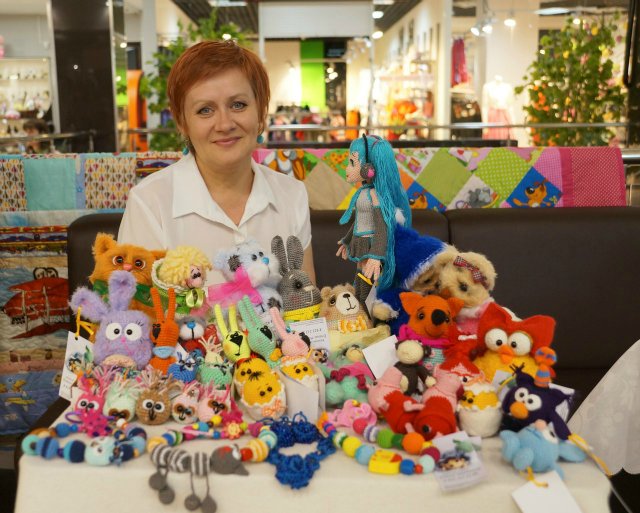 Небольшая выставка кукол на Благотворительном фестивале г. Абакан, 2016 (фото 2)