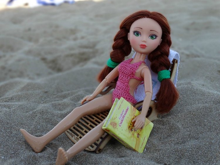 Варя на пляже — Российские куклы Весна (фото 10)