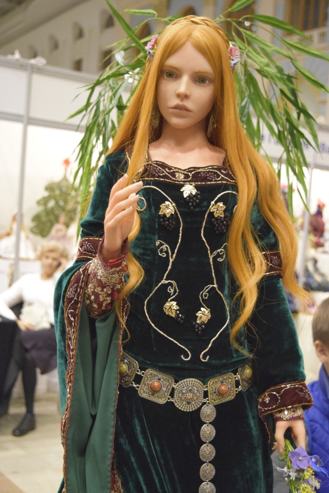 VII Московская международная выставка "Искусство Куклы". Портреты кукольной души или незримый диалог. Часть 2