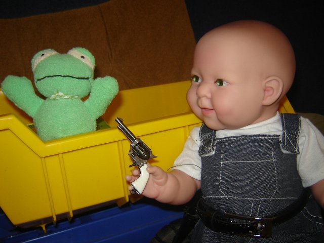 Шериф и его помощник против Мистера Лягуха. Куклы Berenguer