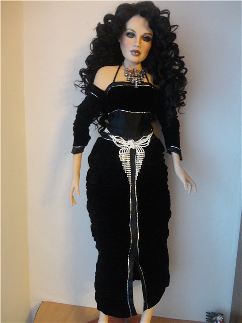 Моя черноволосая красавица Татьяна. Фарфоровая кукла