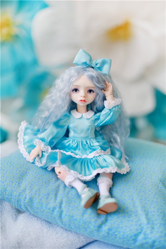 Девочка с голубыми волосами. Авторская шарнирная кукла (фото 6)