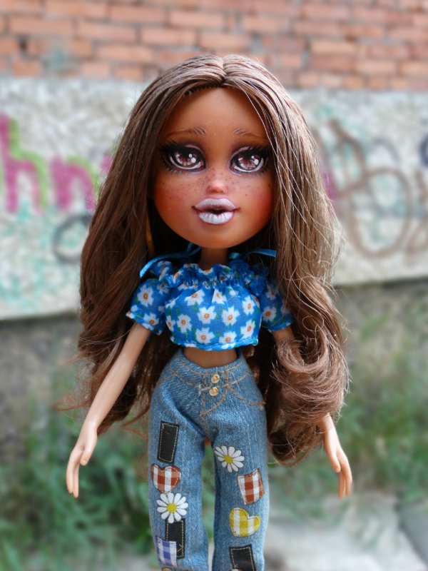 Мои девочки (перерисованные Братц 2015) вышли на улицу