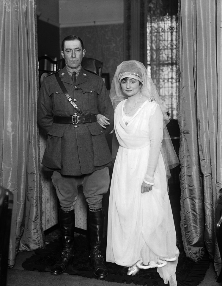 Как менялась мода на свадебные платья