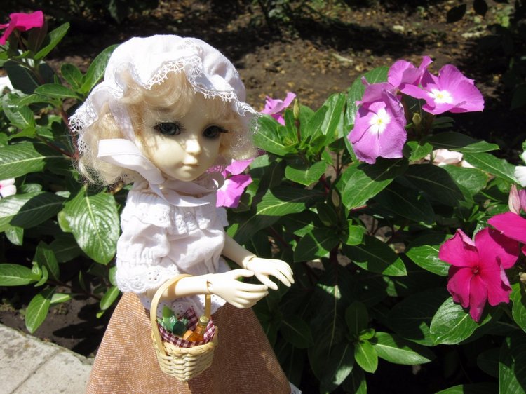 По дороге летним днём Магдалена шла с чепцом (фото 9)