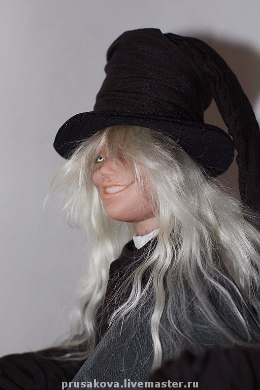 Гробовщик - герой аниме "Kuroshitsuji" ("Тёмный Дворецкий") и кукла