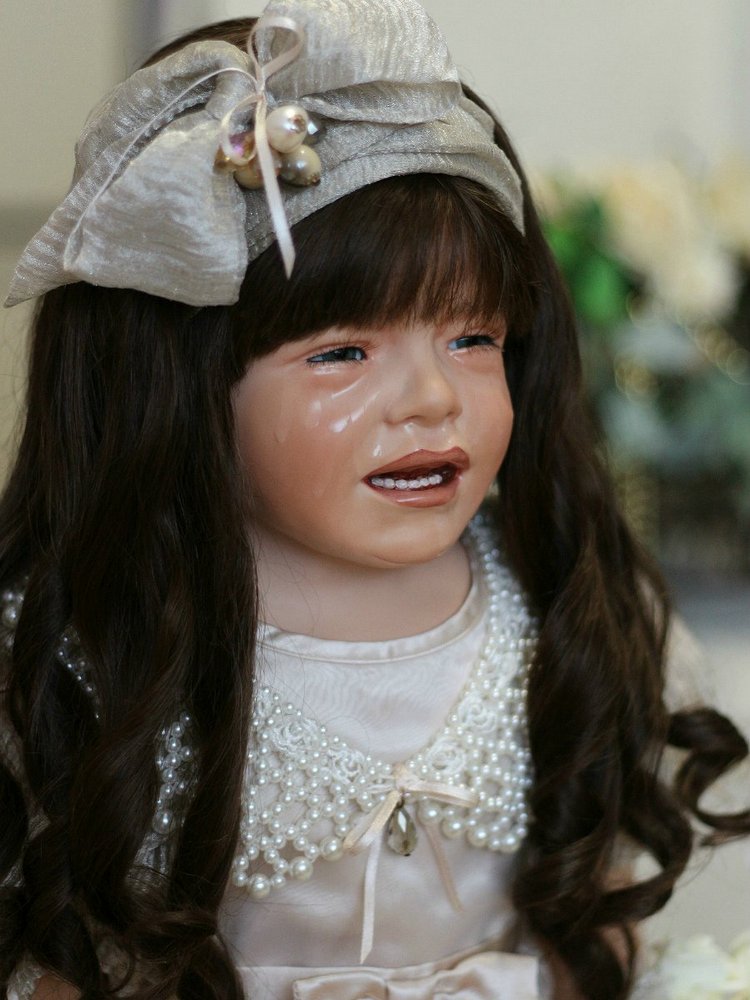 Девочка, которая все время плачет или авторская кукла Сюзан Липл (Susan Lippl)