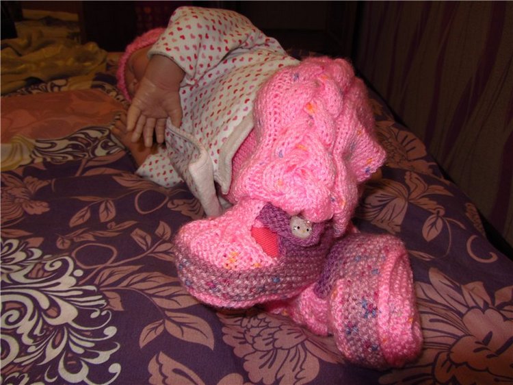 Первые вязалочки - одевалочки)