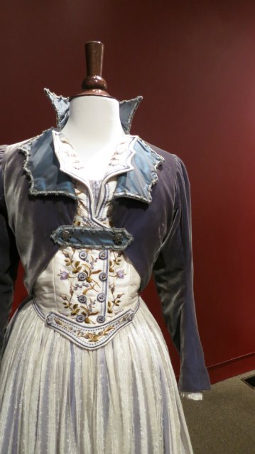 Как за неприметным фасадом может скрыватся просто удивительный Клондайк!!! Или "Это я удачно зашел!!!!!"