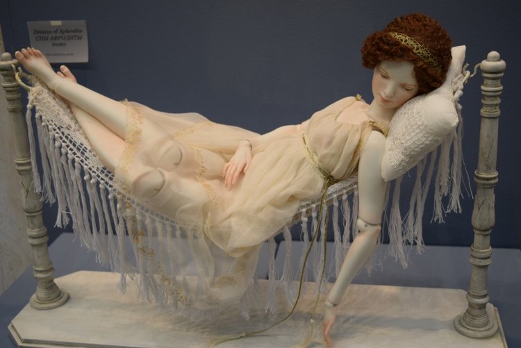 VII Московская международная выставка "Искусство Куклы". Портреты кукольной души или незримый диалог