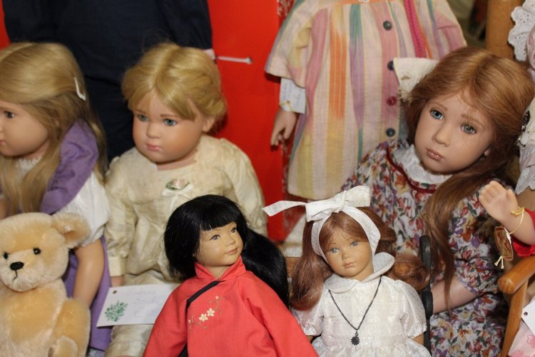 Все на выставку! Продолжение: Куклы и мишки