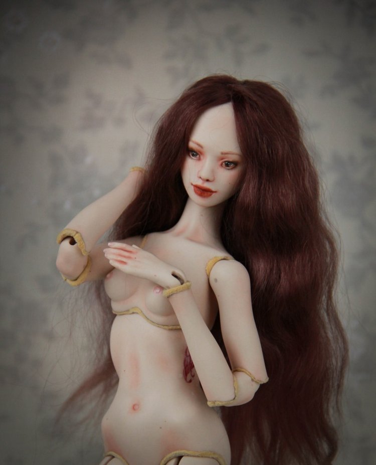 Бэлль. Фарфорова шарнирная красавица