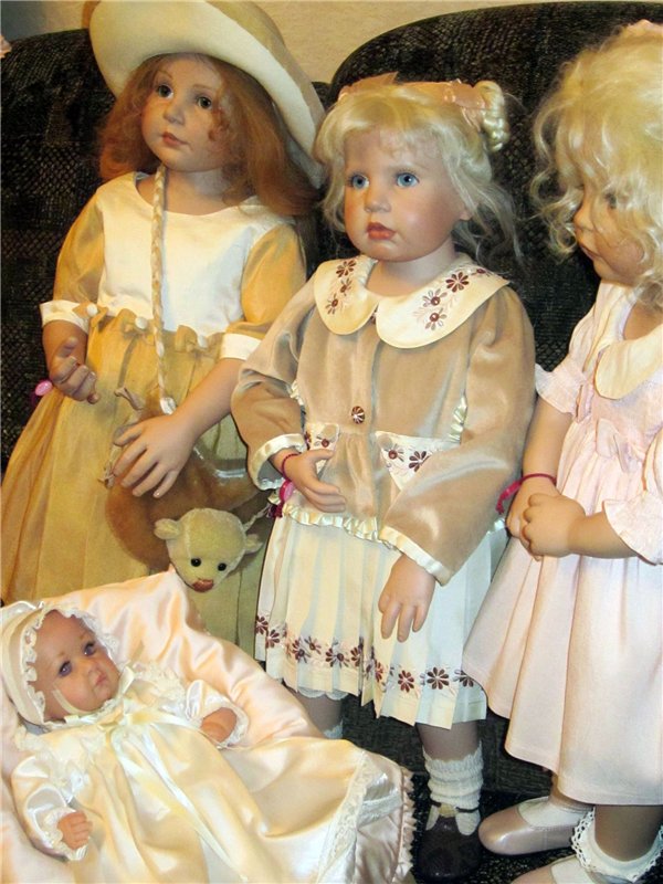 Лесли, Джой, Холли и Пиа из коллекции "Шесть сестёр" от Hildegard Gunzel для Gotz (2002г.) (фото 6)