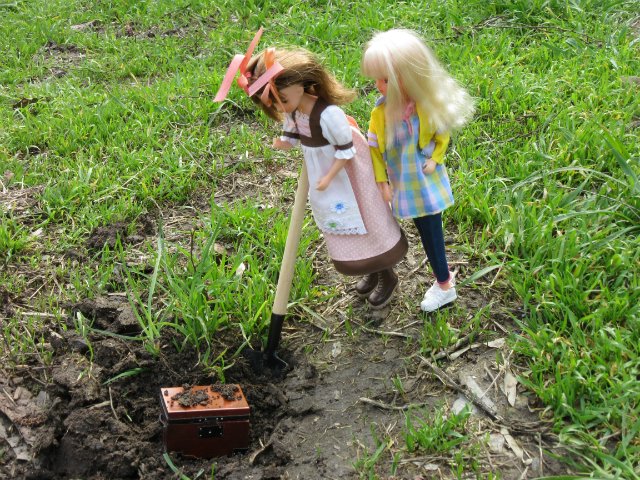 Юные кладоискательницы, или Офелия и Луни развлекаются
