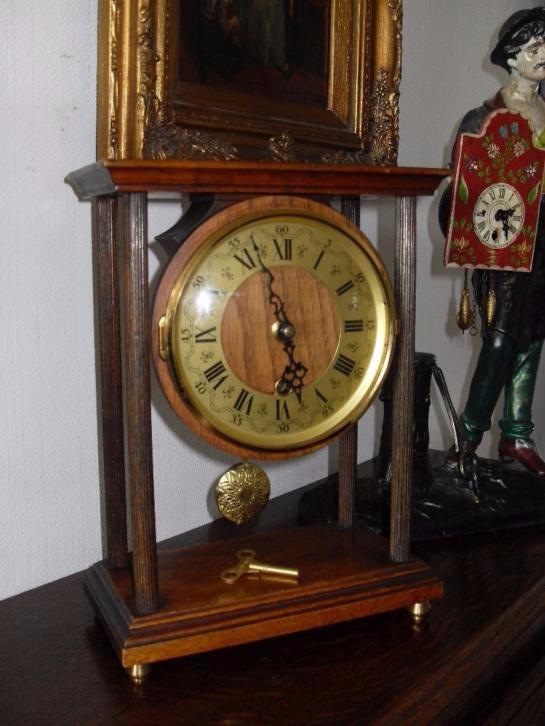 Старинные часы еще идут. Коллекция старинных часов - часть вторая (фото 3)