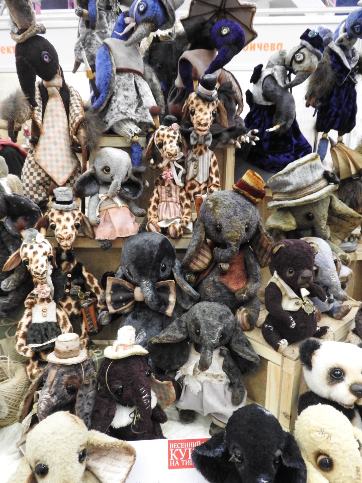 Зверюшки на балу. Тишинка 2017