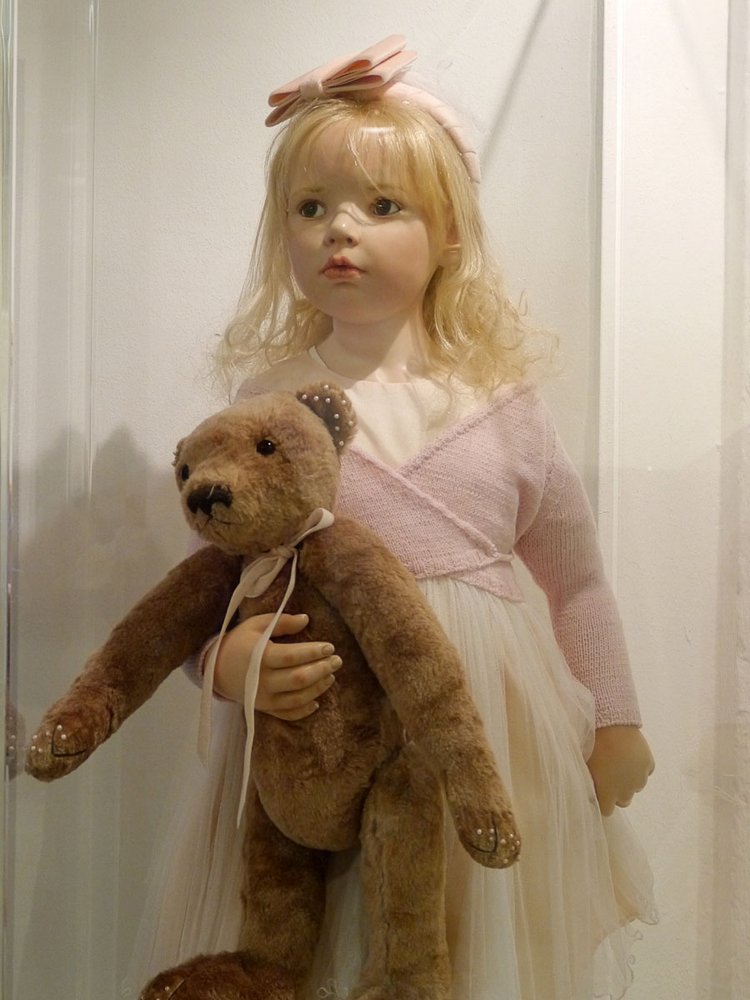 Гунзель открыла новый выставочный зал. Наслаждаемся