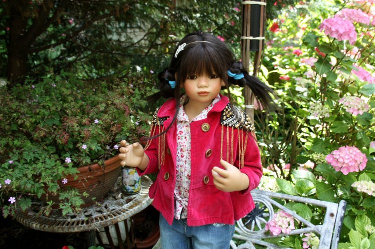 Солнечный денек в саду. Часть третья - Лилит и Анна Лу