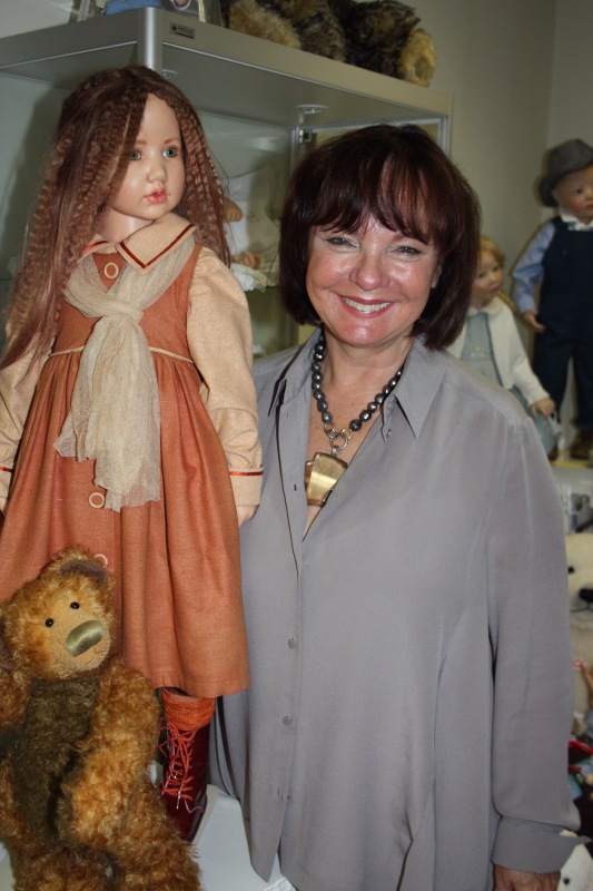 Августовская встреча в клубе коллекционеров с фрау Hildegard Gunzel. Часть 4. О планах на следующий год и подписи кукол