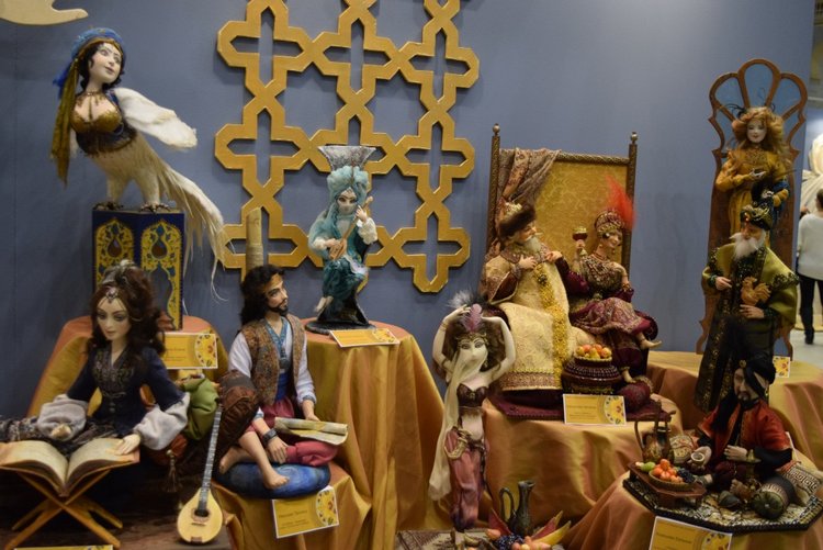 VII Московская международная выставка "Искусство Куклы". Портреты кукольной души или незримый диалог. Часть 2