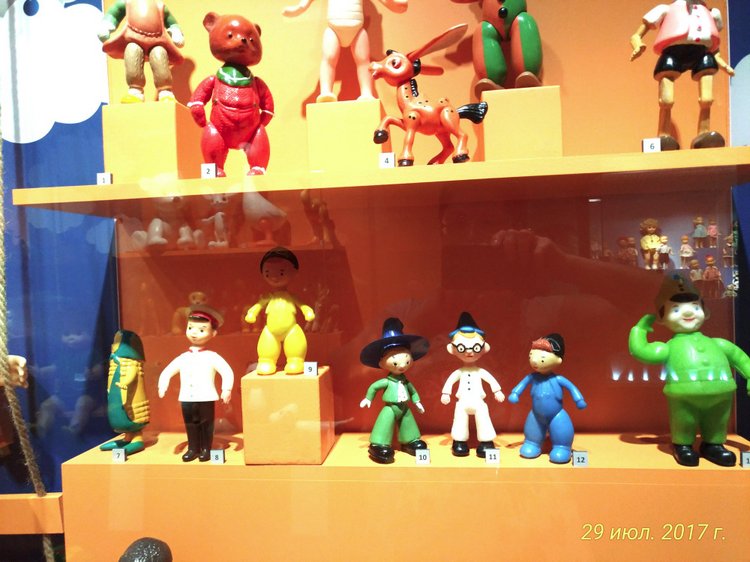 Выставка «Все лучшее – детям. Игрушки 1950–1980 годов из коллекции Сергея Романова». Часть 2