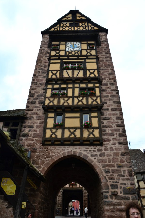 Очарование стринных французских городов