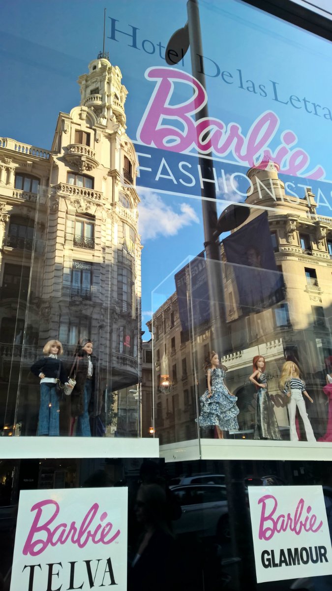 Если муж не соглашается брать в отпуск кукол, выход один — в отпуске купить новых