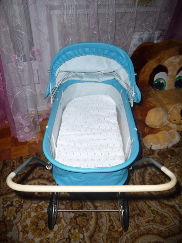 Еще одна колясочка — Аксессуары для кукол своими руками: идеи (фото 2)